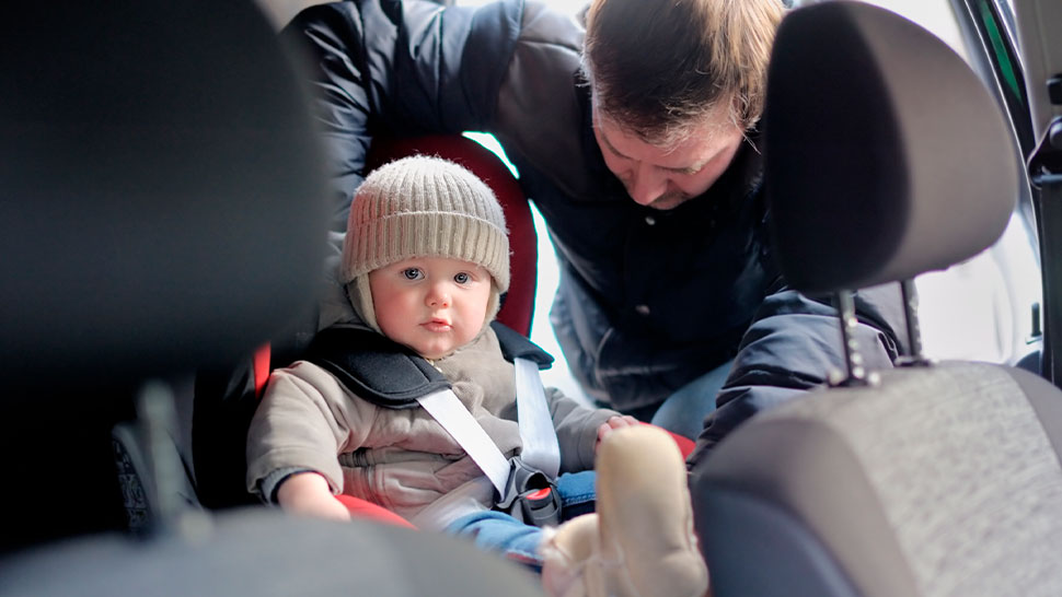Cómo colocar sillita bebé en el coche